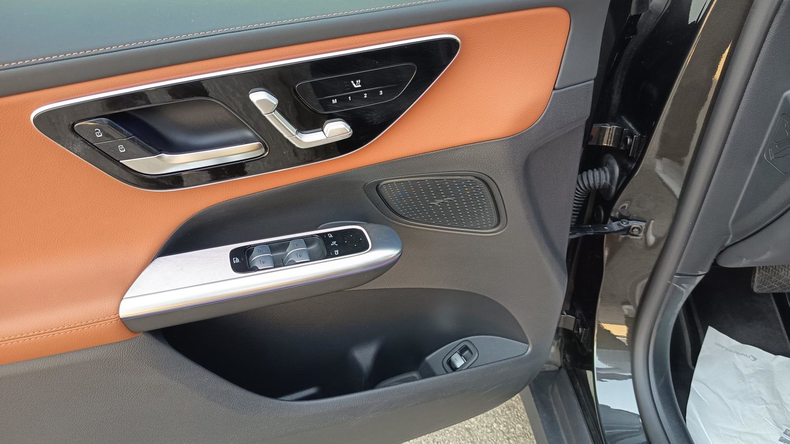 2026 Mercedes-Benz GLC Avantgarde — fotografija 10