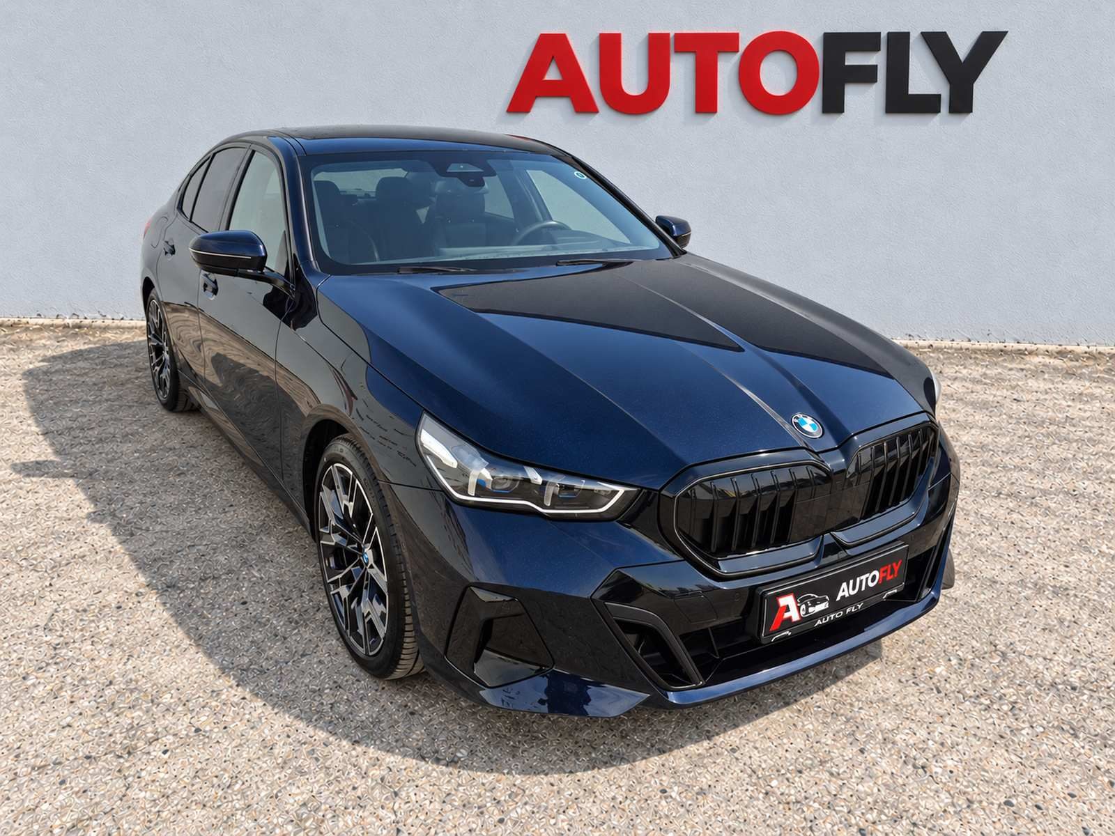 2026 BMW Serija 5 M Sport — fotografija 3