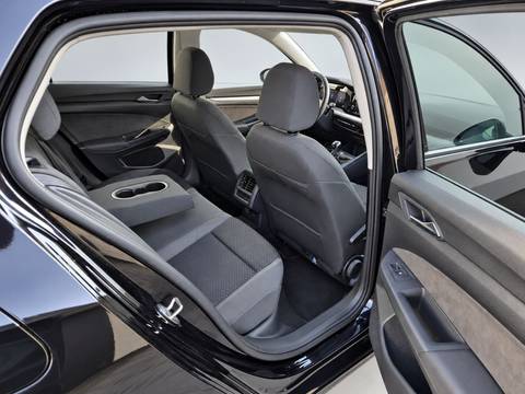 2021 Volkswagen Golf — sličica 15