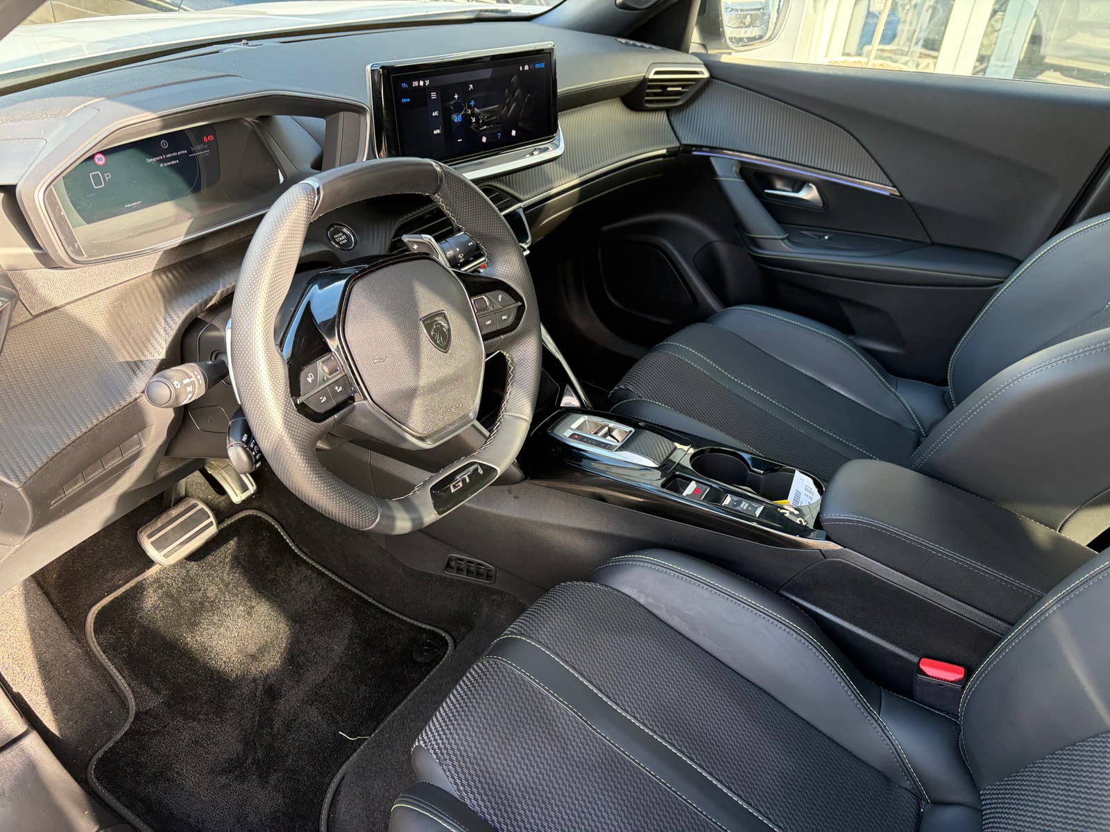 2025 Peugeot 2008 — fotografija 8