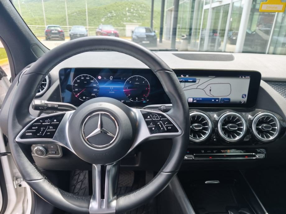 2025 Mercedes-Benz GLA Progressive — fotografija 8