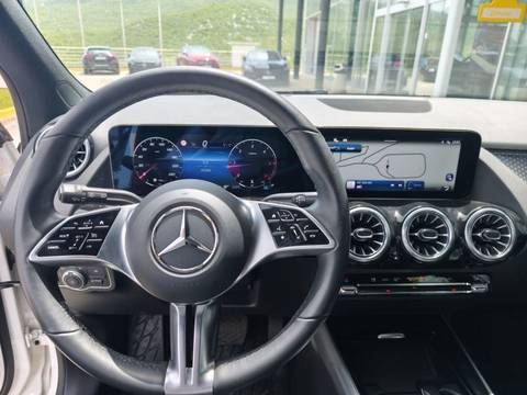 2025 Mercedes-Benz GLA Progressive — sličica 8