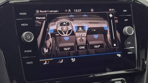 2021 Volkswagen Passat — sličica 11