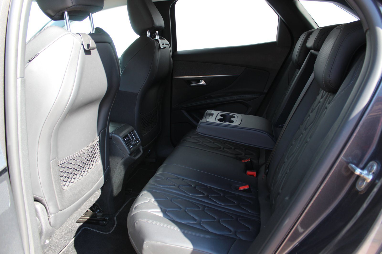 2022 Peugeot 3008 — fotografija 11