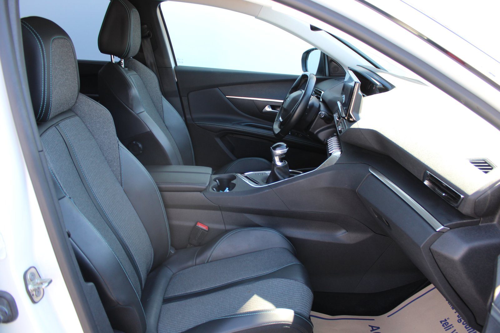 2021 Peugeot 5008 — fotografija 12