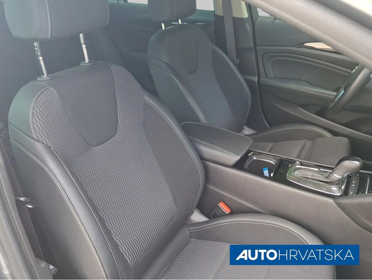 2017 Opel Insignia karavan — fotografija 13