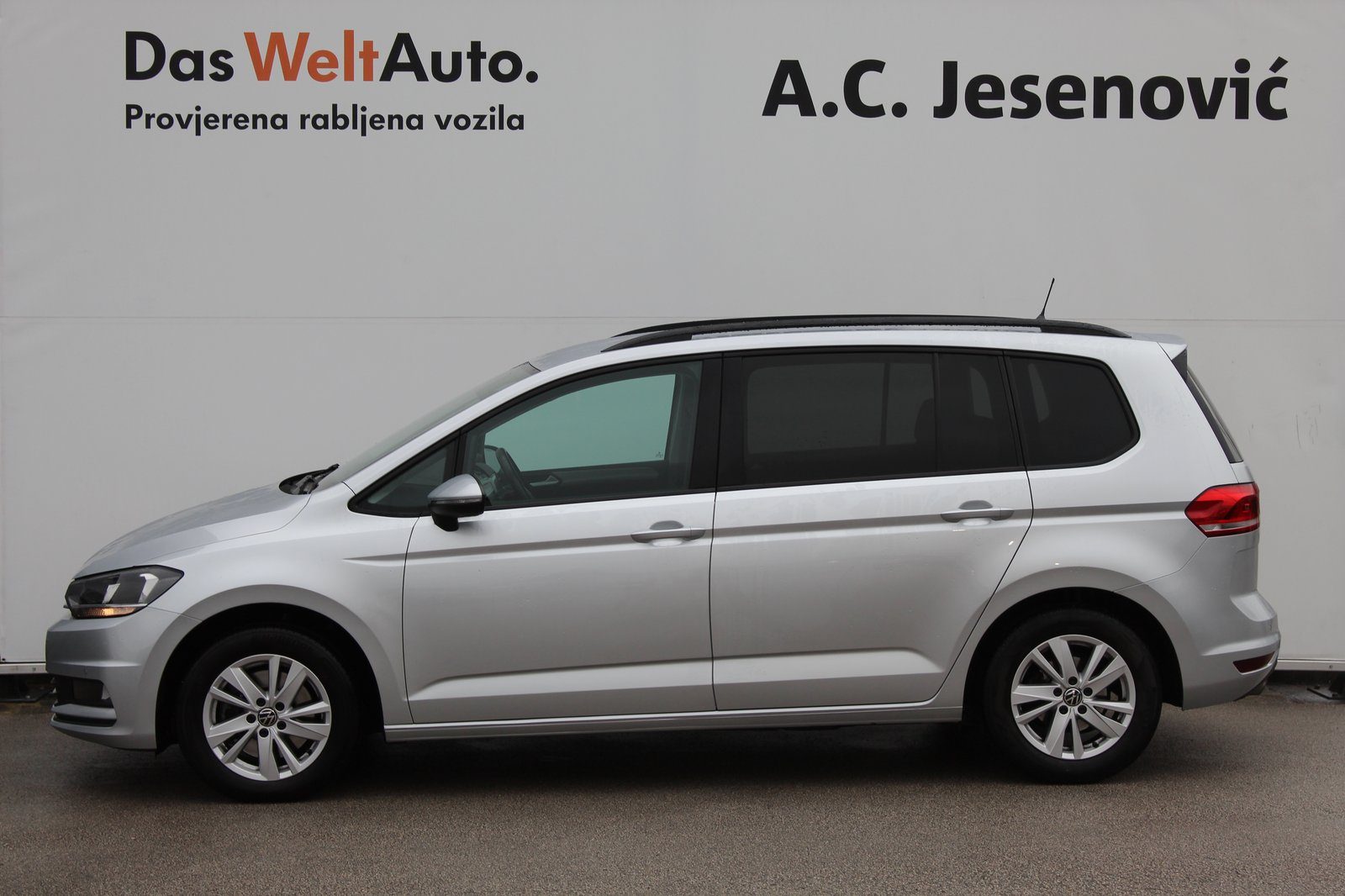 2024 Volkswagen Touran — fotografija 6