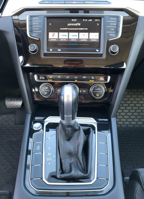 2017 Volkswagen Passat — sličica 15
