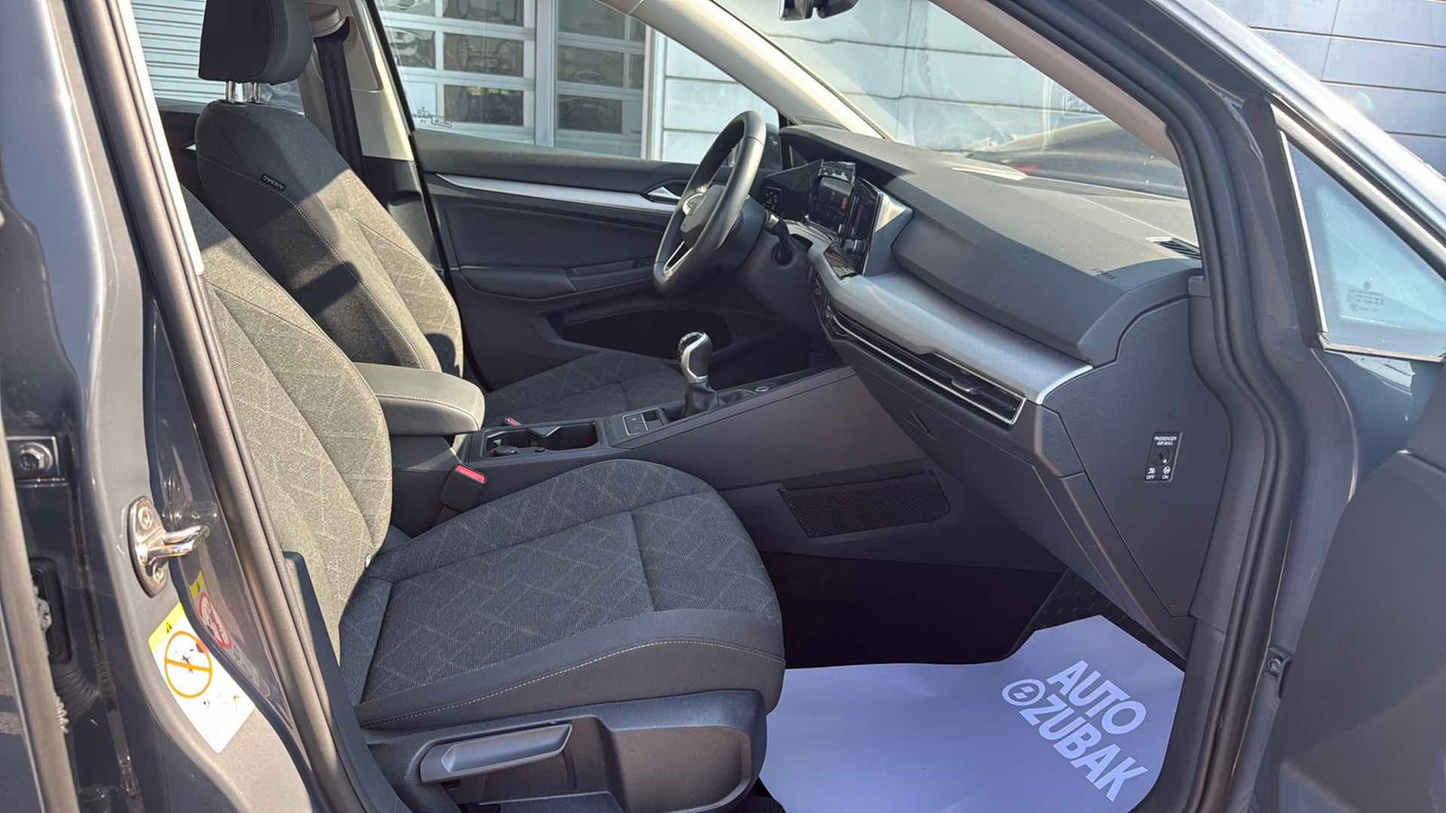 2024 Volkswagen Golf — fotografija 9