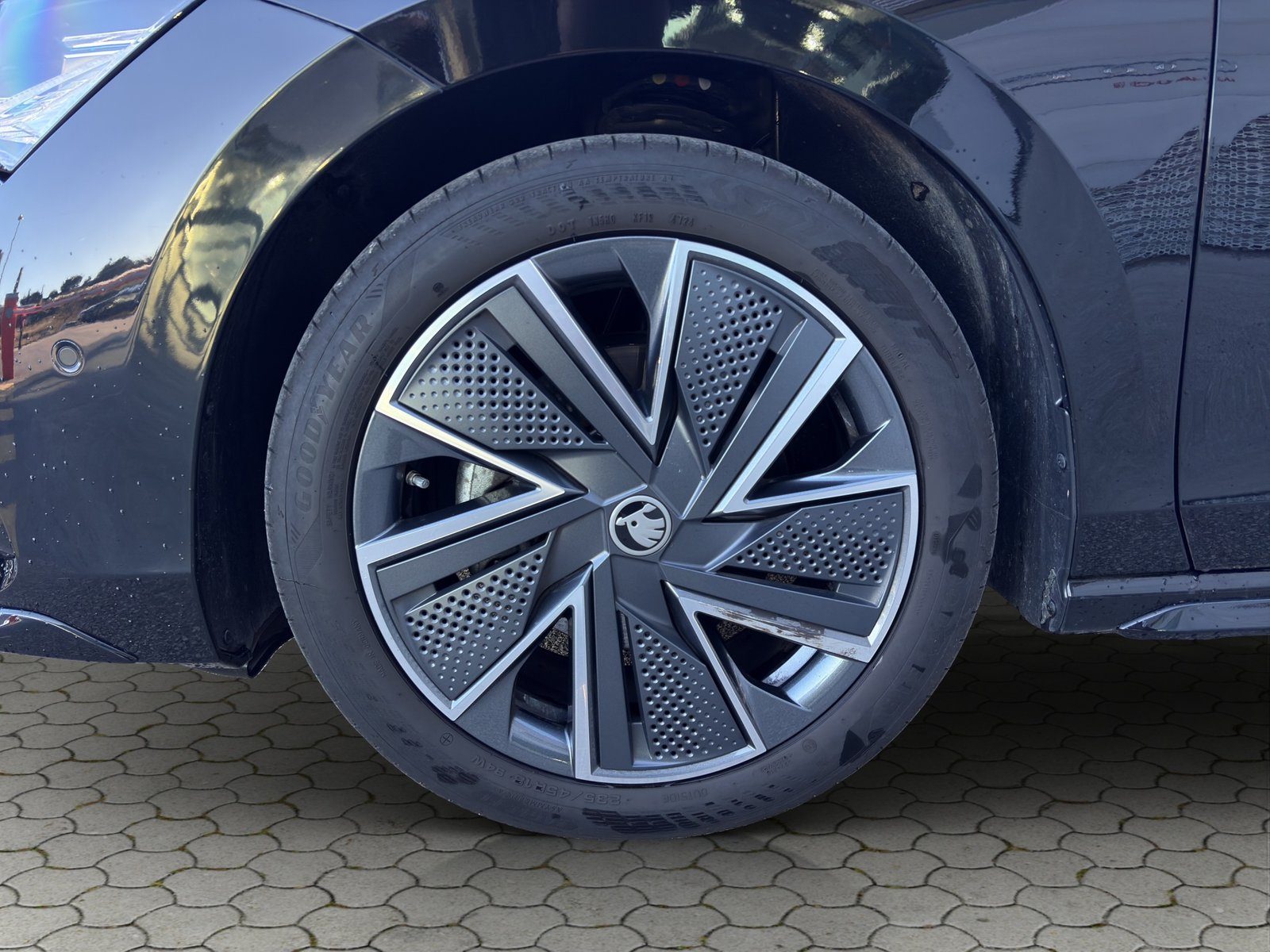 2025 Škoda Superb Sportline — fotografija 20