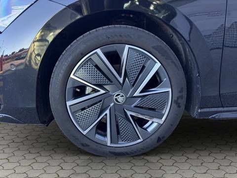 2025 Škoda Superb Sportline — sličica 20