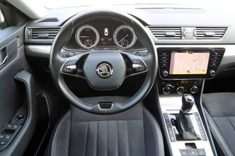 2021 Škoda Superb — sličica 10