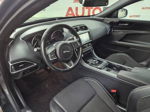 2017 Jaguar XE — sličica 15