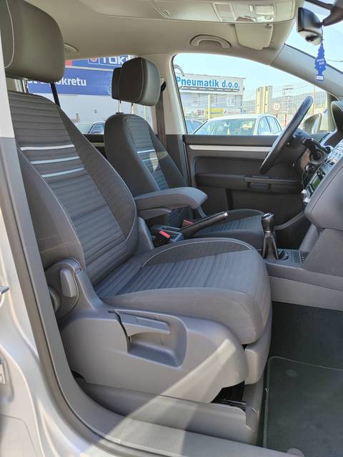 2014 Volkswagen Touran — sličica 17