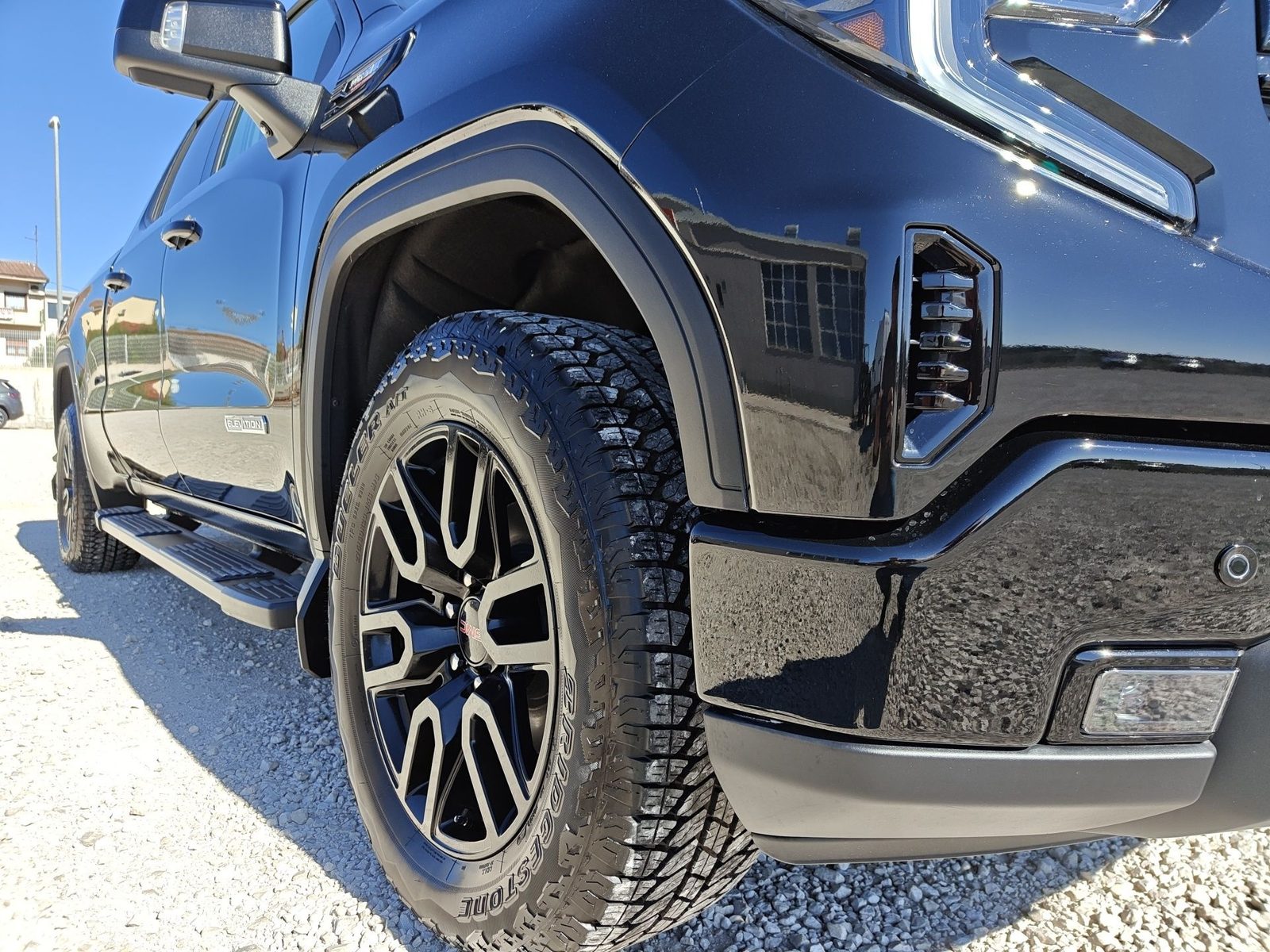 2025 GMC Sierra — fotografija 30