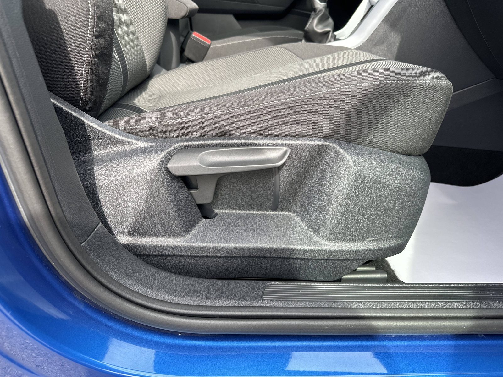 2023 Volkswagen T-Roc — fotografija 25