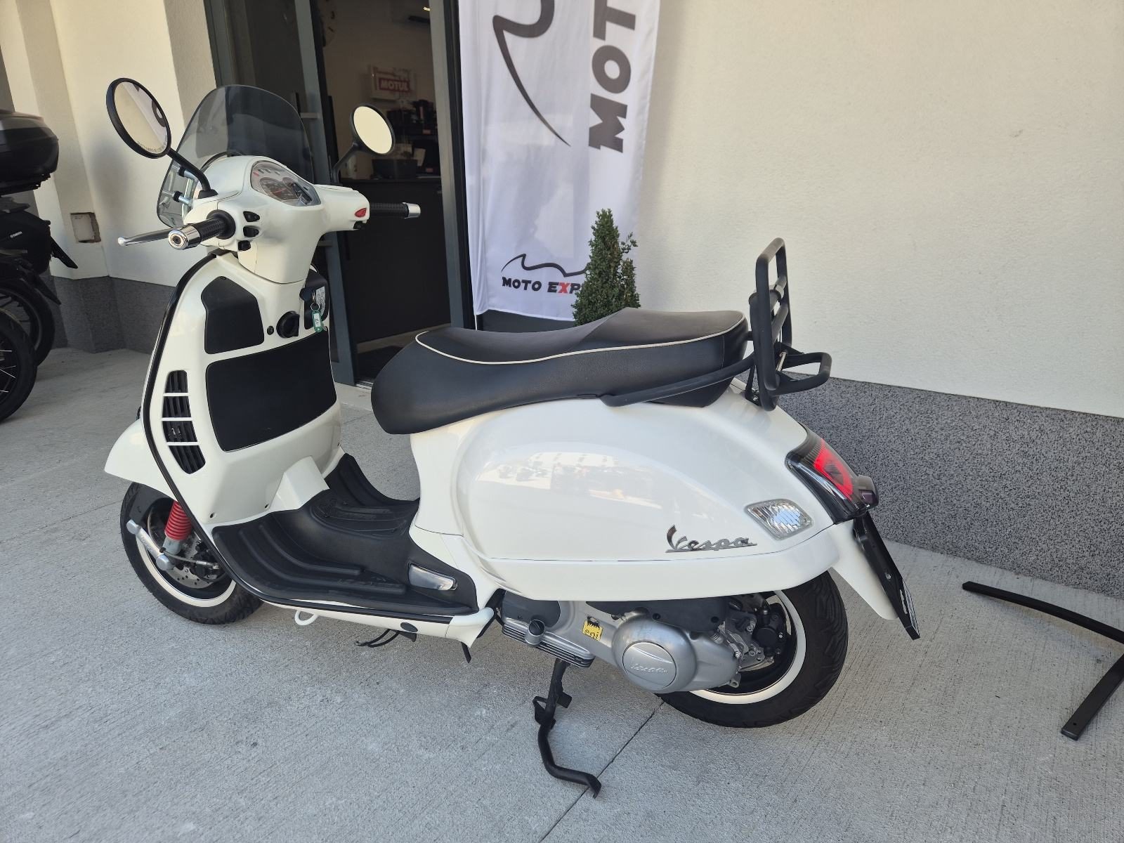 2011 Piaggio Vespa 300 — fotografija 14