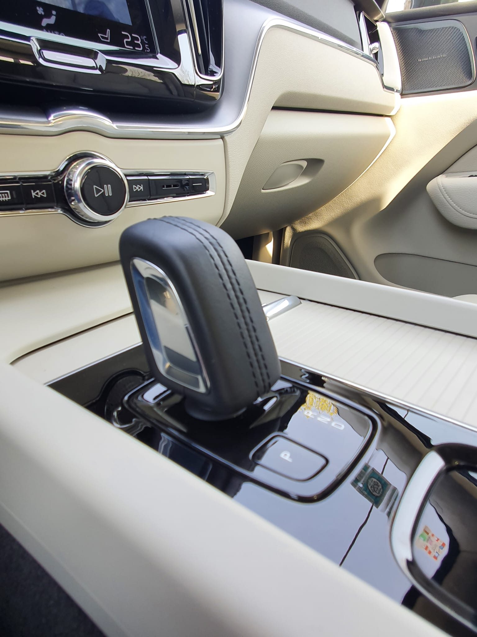 2021 Volvo XC60 — fotografija 24