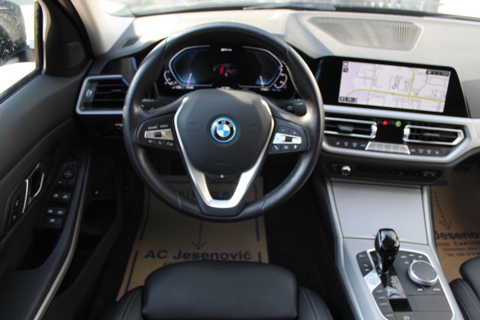 2022 BMW Serija 3 — fotografija 8