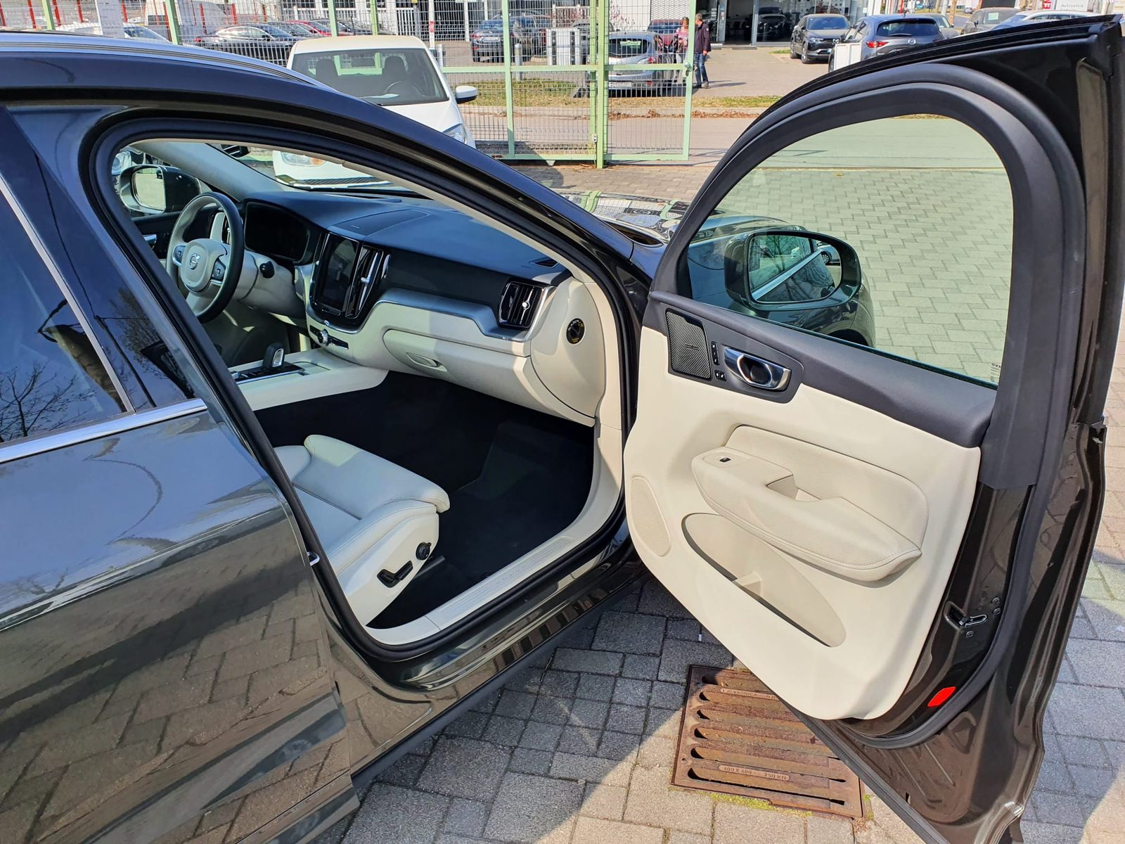 2021 Volvo XC60 — fotografija 16