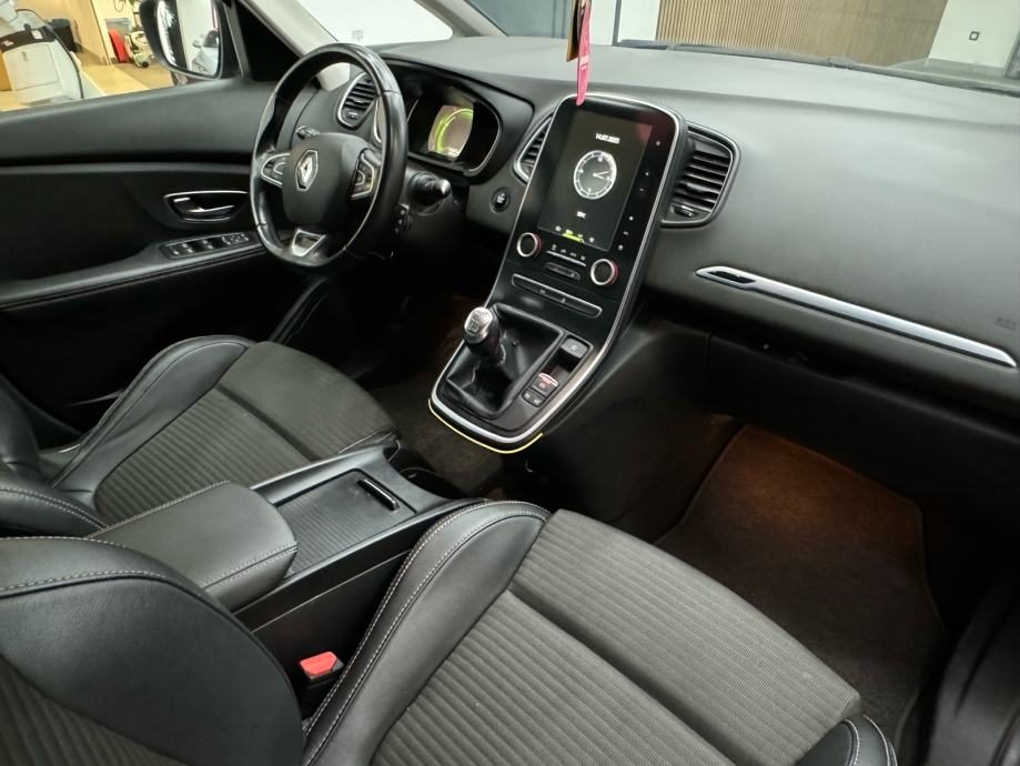 2017 Renault Scenic — fotografija 19