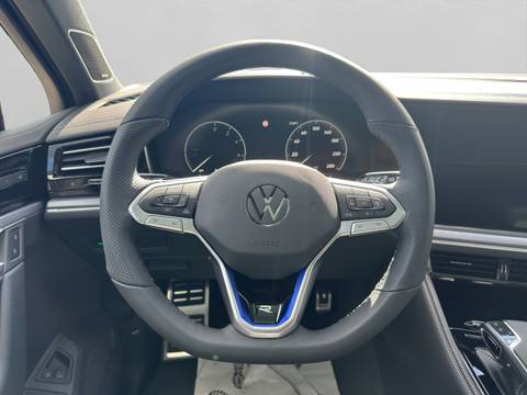 2025 Volkswagen Touareg — sličica 12