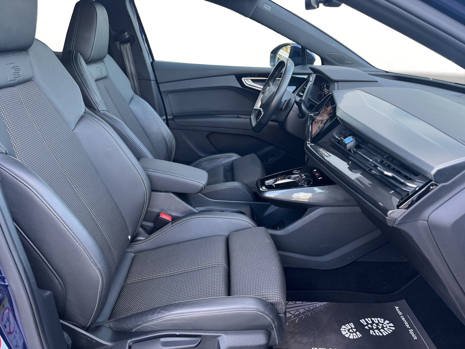2022 Audi Q4 Sportback e-tron S line — fotografija 15