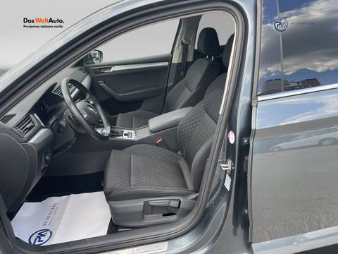 2021 Škoda Superb — sličica 9