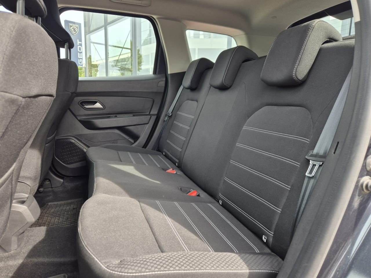 2023 Dacia Duster — fotografija 12
