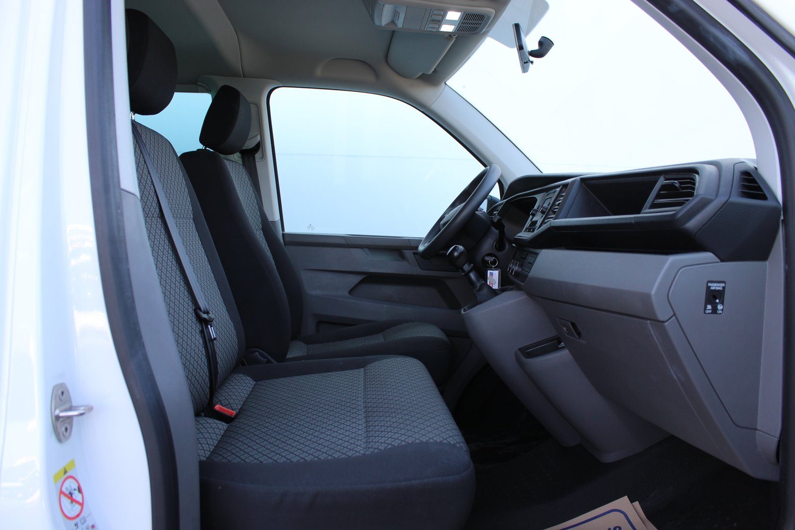 2021 Volkswagen Caravelle — fotografija 9