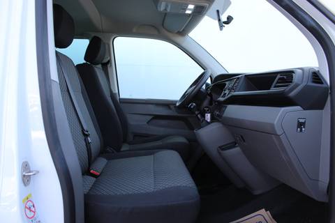 2021 Volkswagen Caravelle — sličica 9