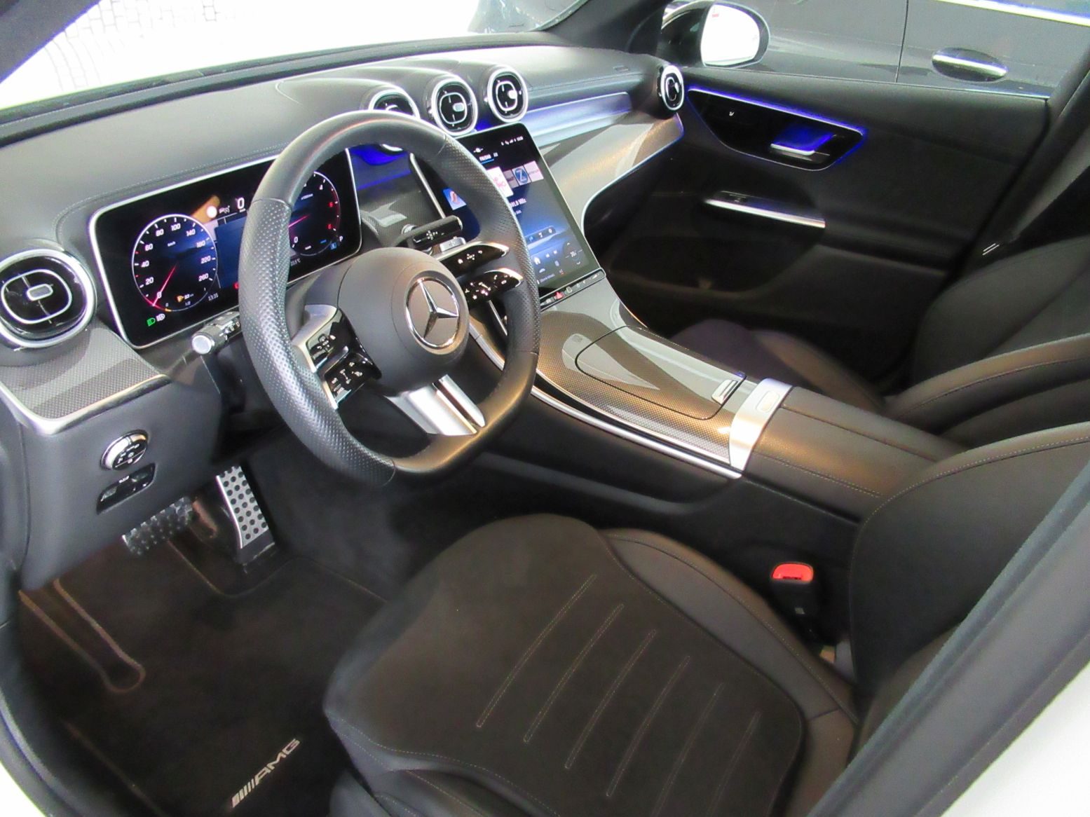2025 Mercedes-Benz GLC — fotografija 16
