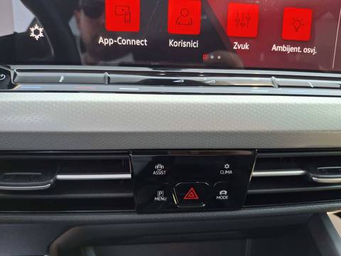 2024 Volkswagen Golf — sličica 22