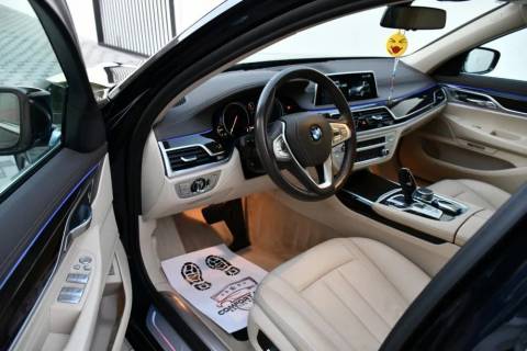 2017 BMW Serija 7 — sličica 12