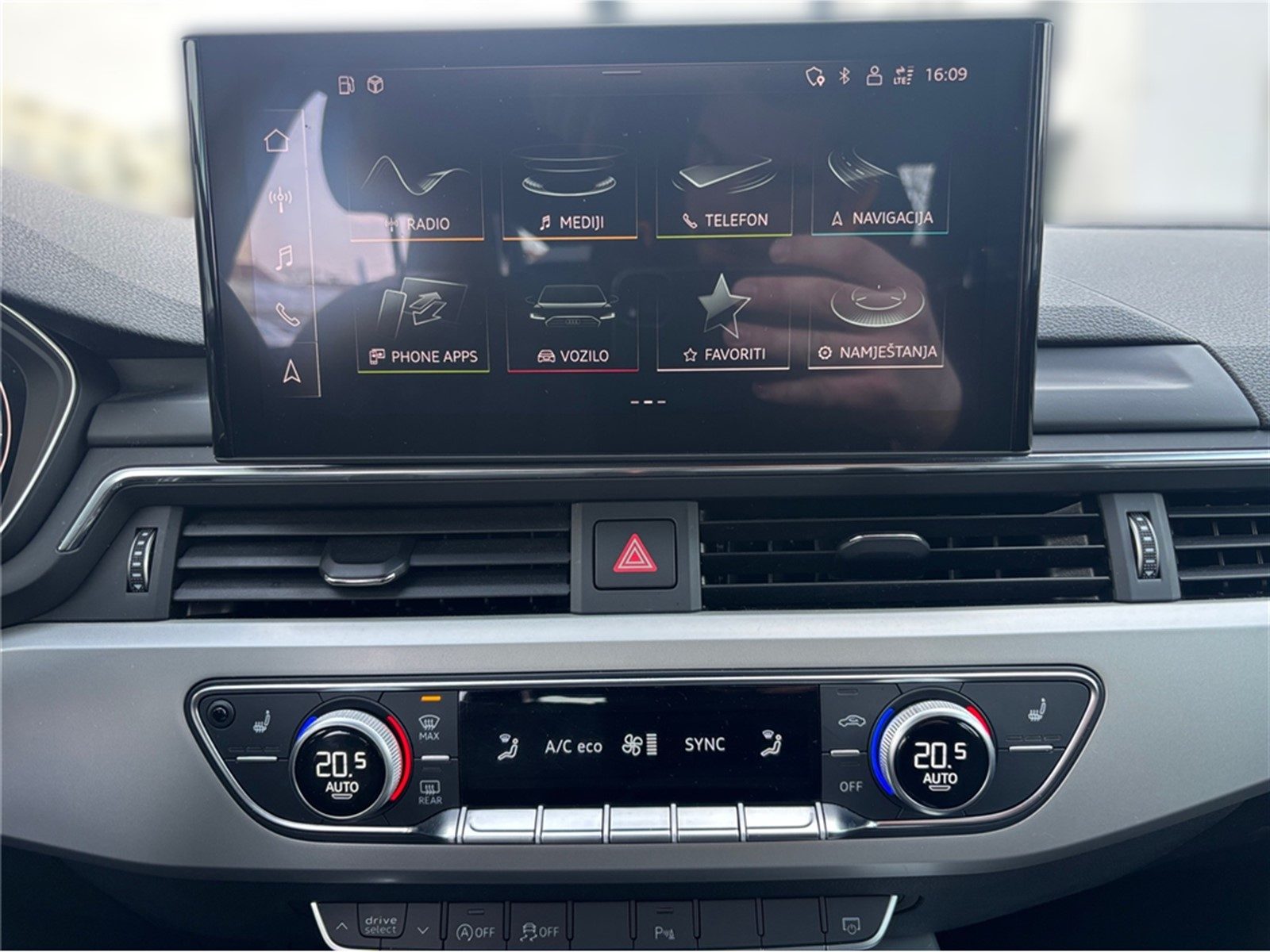 2022 Audi A4 — fotografija 9