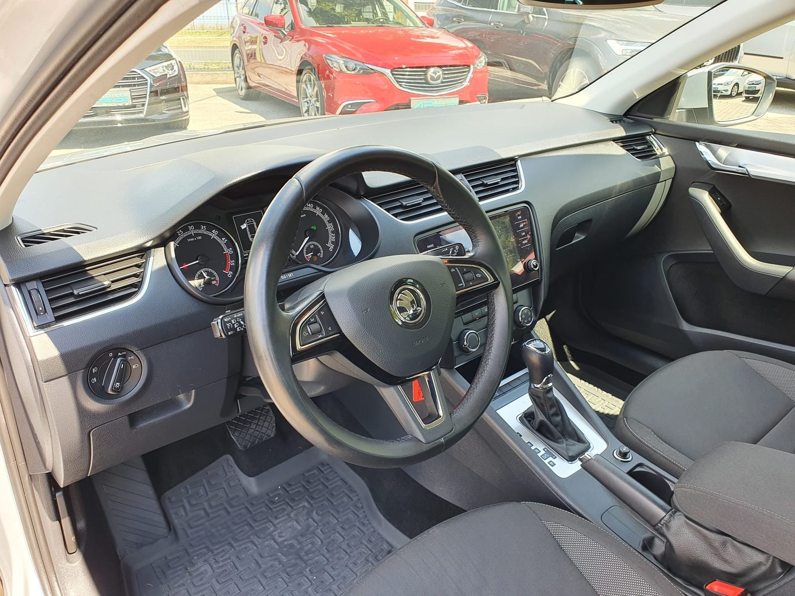 2018 Škoda Octavia Combi — fotografija 12