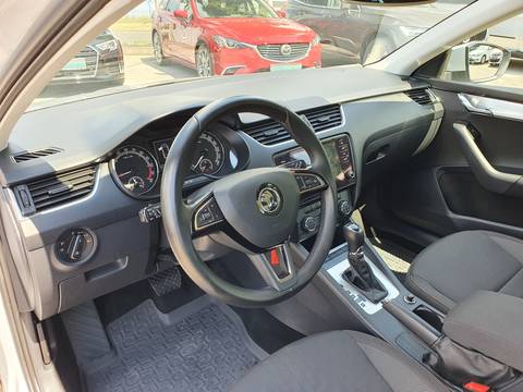 2018 Škoda Octavia Combi — sličica 12