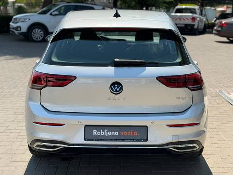 2022 Volkswagen Golf — sličica 7