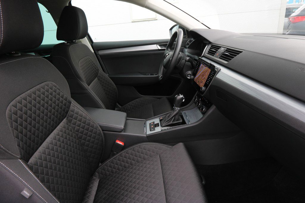 2023 Škoda Superb — fotografija 7