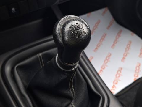 2019 Toyota Hilux — sličica 12