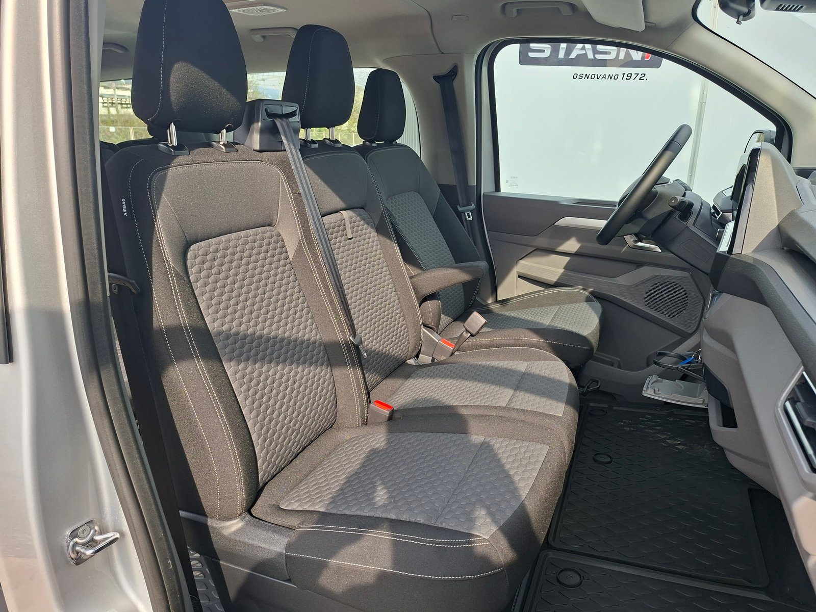 2025 Volkswagen Caravelle — fotografija 11