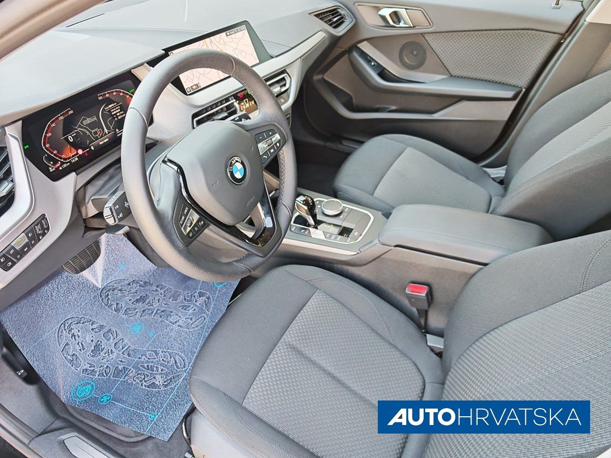 2023 BMW Serija 1 — fotografija 9