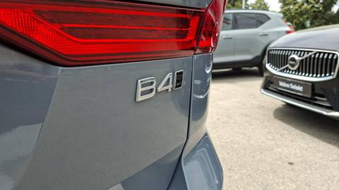 2023 Volvo XC60 — sličica 20