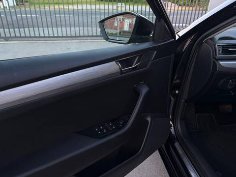 2021 Škoda Superb — sličica 16