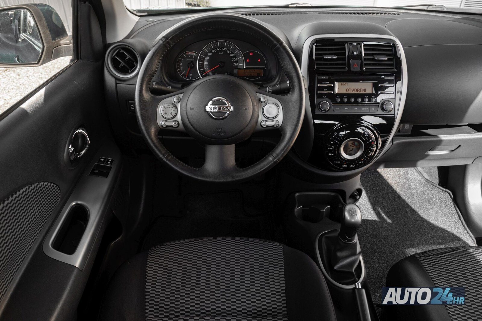 2014 Nissan Micra Acenta — fotografija 6