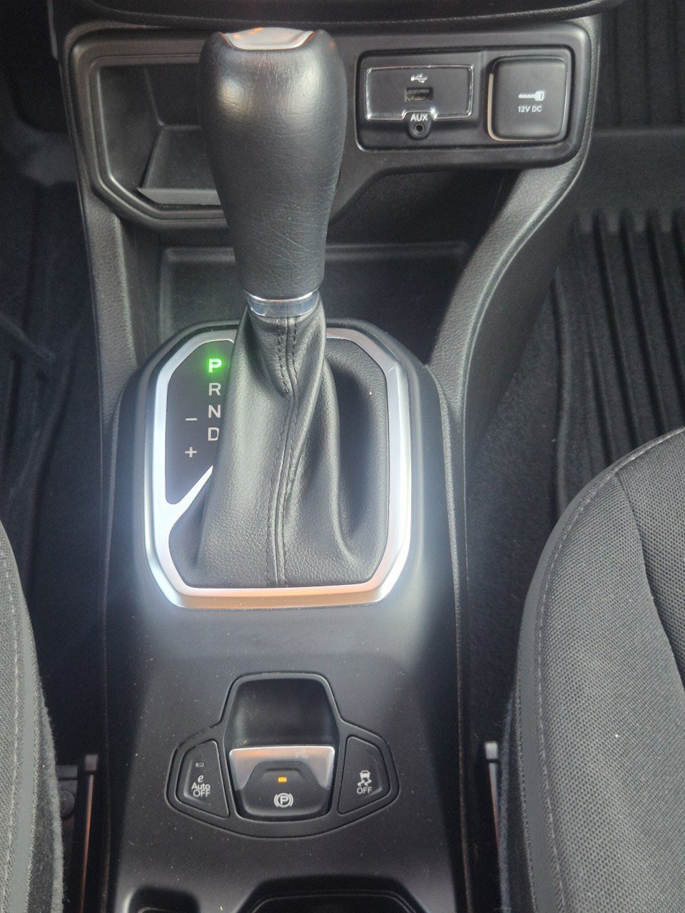 2023 Jeep Renegade — fotografija 24