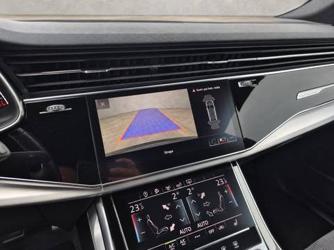 2019 Audi Q8 S line — sličica 23