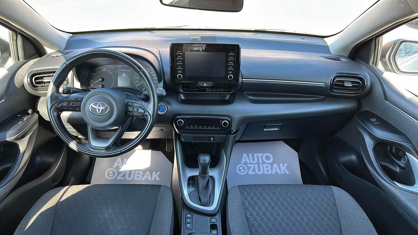 2022 Toyota Yaris — fotografija 11