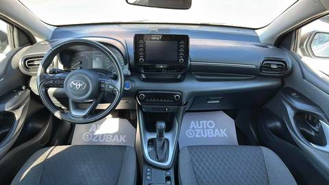 2022 Toyota Yaris — sličica 11