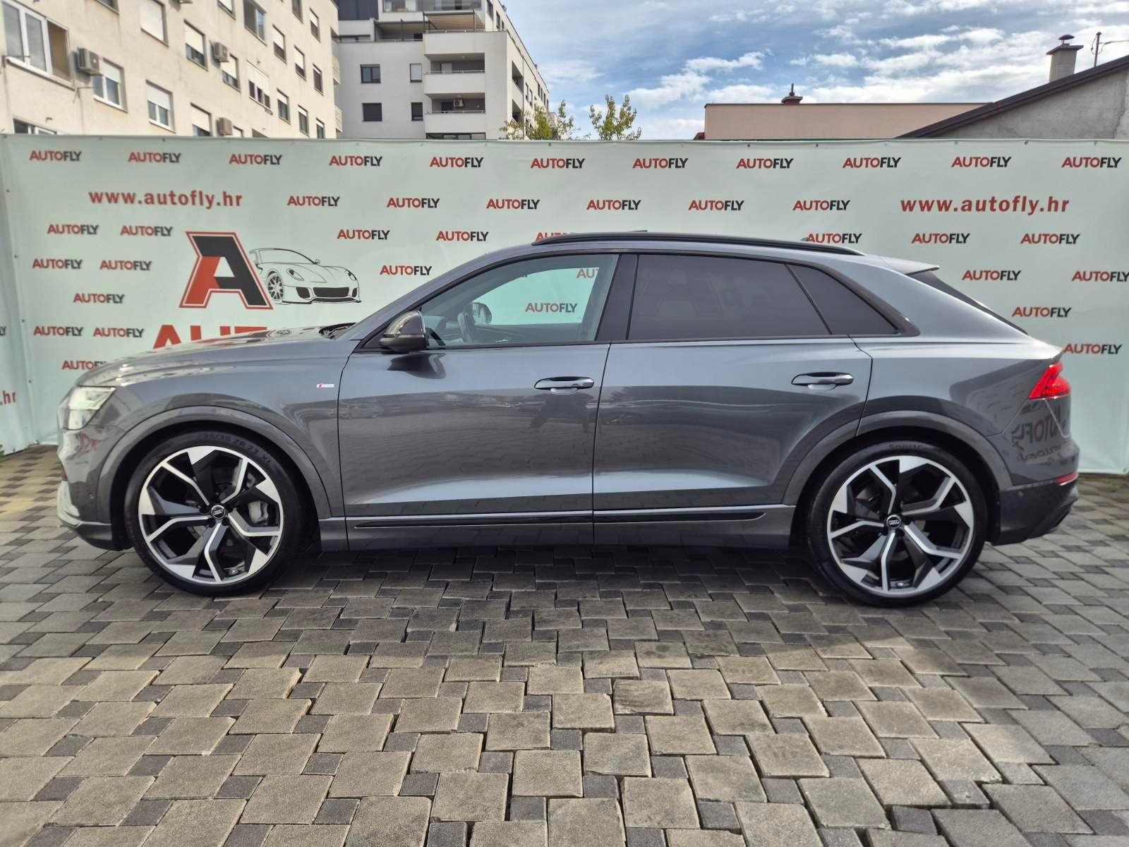 2018 Audi Q8 S line — fotografija 4